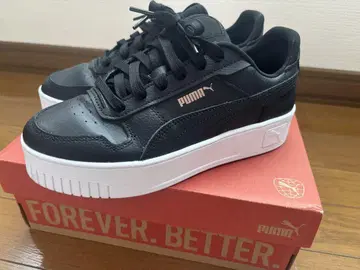 PUMA 블랙 플랫폼 스니커즈