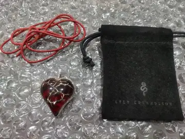 릴리 엘르랜드슨 the HEARTS 하트 펜던트