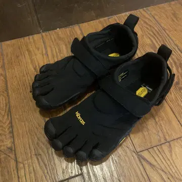 Vibram fivefingers 블랙 w36 22.5cm