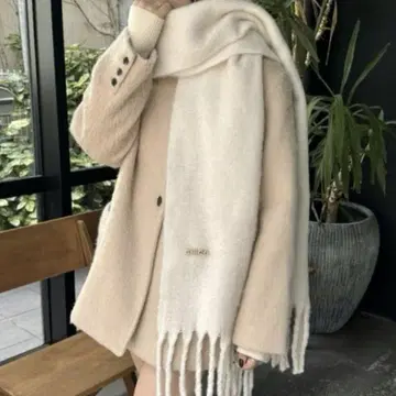 chico 브로치 포함 프린지 스톨 머플러 화이트