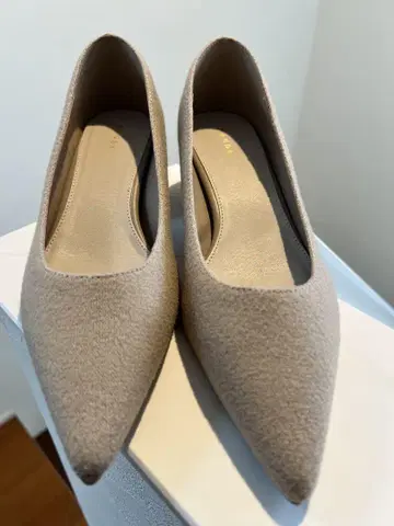 미사용 새상품 RANDA 와이드 힐 펌프스 24.5cm 베이지