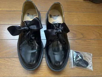 닥터 마틴 블랙 리본 로퍼