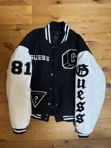 GUESS 바시티 자켓 크롭 기장