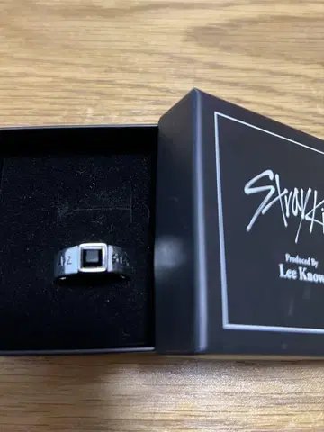 Stray Kids Lee Know Ring