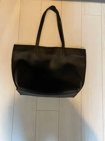 유니버설 랭귀지 블랙 토트백