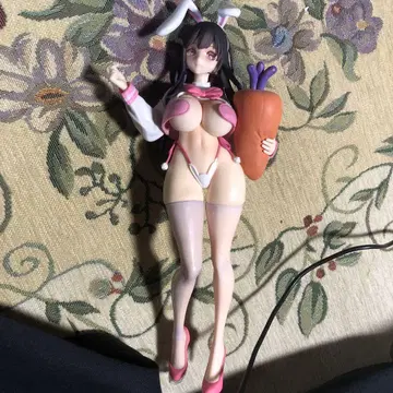토끼 귀 캐릭터 피규어