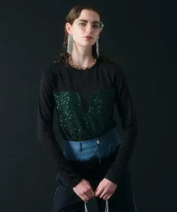MAISON SPECIAL 스팽글 스킨 탑