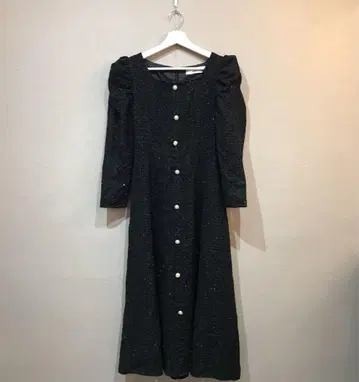 toccocloset 펄 장식 단추 부착 파워 숄더 라메 트위드 원피스