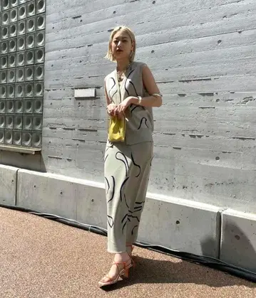 MEDI CURVE ART TIGHT SKIRT AMERI vintage