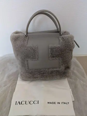 IACUCCI 베이지 숄더백
