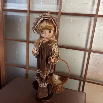빈티지 인형 브라운 바스켓 포함