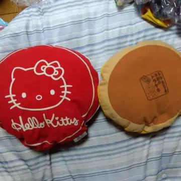 키티와 도라에몽 변신 봉제 인형 세트