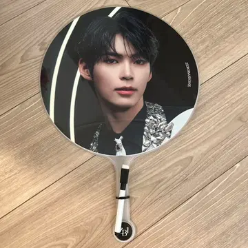 제로베이스원 성한빈 부채