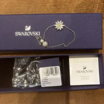 SWAROVSKI 스와로브스키 팔찌 이터널 플라워 데이지