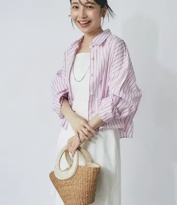 러브티크 봉봉 펄 단추 스트라이프 크롭 셔츠