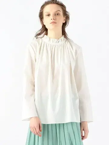 869y*새상품급 투모로우랜드 크리스탈 코튼 개더 넥 블라우스
