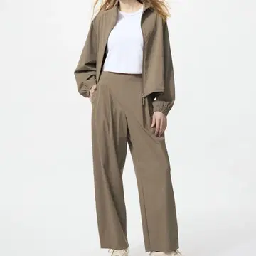 UNIQLO 울트라 스트레치 액티브 블루종 와이드 팬츠 카키