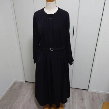 미사용 새상품 택 포함 블랙 컬러 긴팔 원피스 LL 사이즈