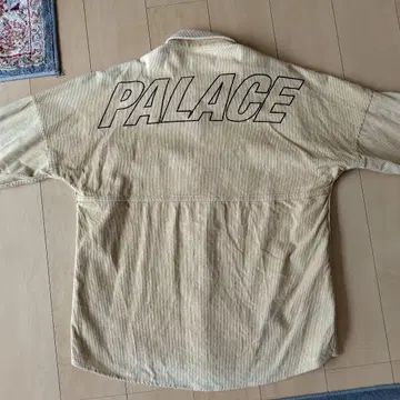 PALACE 베이지 버튼 셔츠