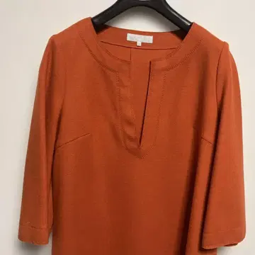 [온워드 자유구] 오렌지 V넥 7부 소매 튜닉 40사이즈