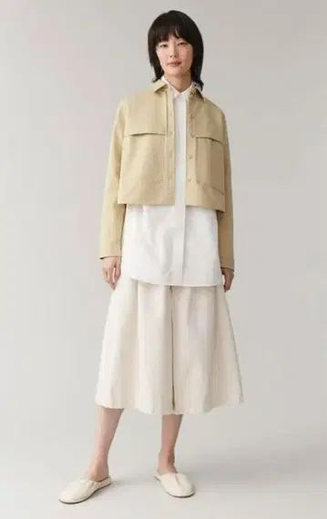 코스 COS 페이퍼 코튼 트윌 숏 자켓 베이지