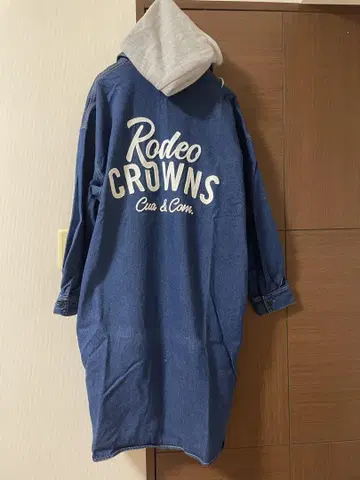 RODEO CROWNS 후드 부착 데님 원피스 (네이비)