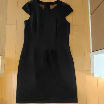[시착만 한 상품] Armani Exchange 블랙 반팔 원피스 8