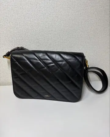 A.P.C. 퀼팅 가죽 숄더백