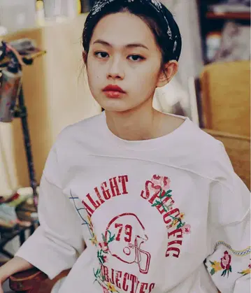 프리다 꽃 자수 코튼 풋볼 셔츠