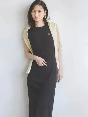 새상품 스나이델 원포인트 컷 원피스