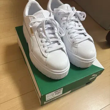 [ 가격 인하 ] PUMA 화이트 통굽 스니커즈 23cm