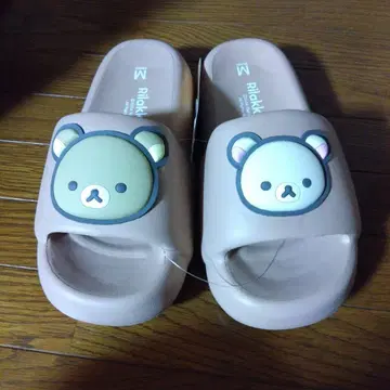 리락쿠마 통굽 샌들 M 사이즈