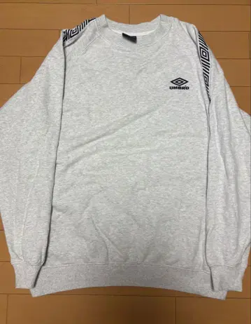 UMBRO 그레이 맨투맨