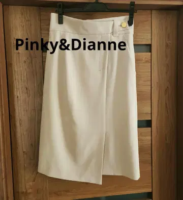 Pinky&Dianne 베이지 무릎 기장 타이트 스커트