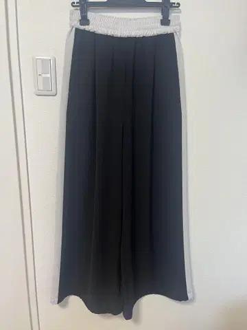블랙 와이드 팬츠