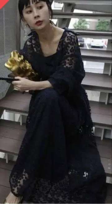 Ameri VINTAGE LIKE SHEER FLOWER DRESS