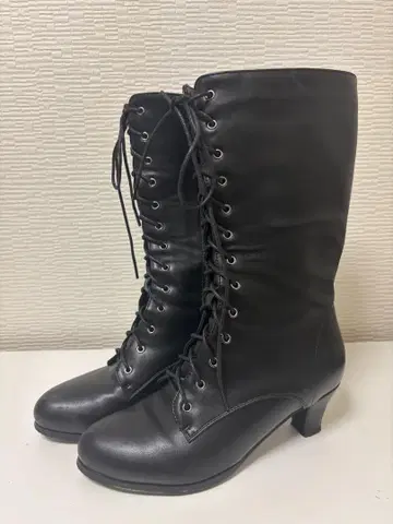 블랙 레이스업 부츠