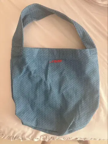 파메오 포즈 토트백