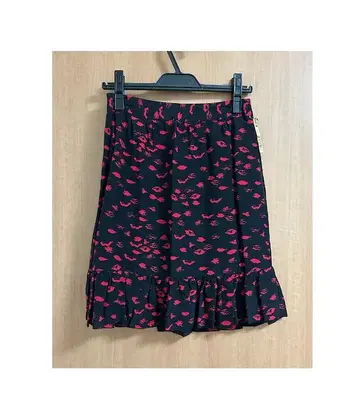 최종 가격 인하 러브 모스키노 스커트 수입 상품