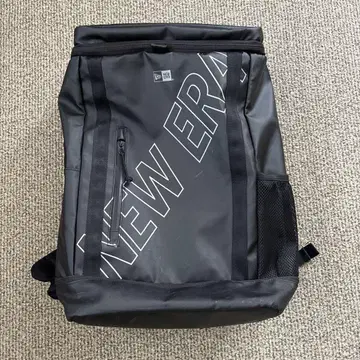 NEW ERA 블랙 백팩