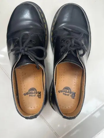 Dr. Martens 블랙 레이스업 슈즈