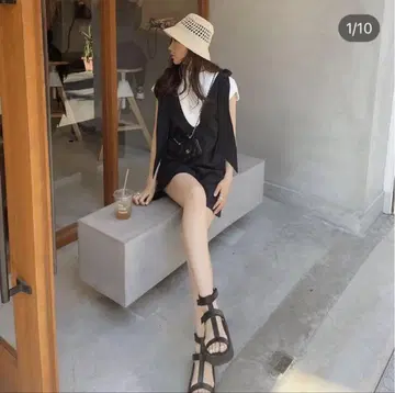새상품급 hyeon papillon rompers 헤 파피용 올인원
