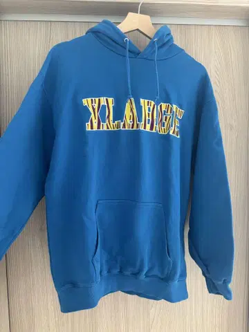 XLARGE Embroidery ZEBRA LogoHooded SWEAT