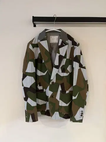 sacai 카모플라쥬 테일러드 자켓