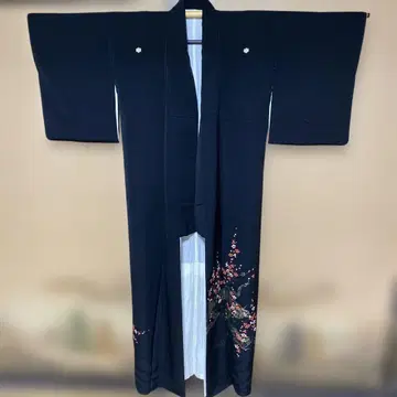 블랙 매화 꽃무늬 전통 예복 기모노