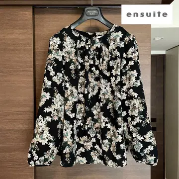 새상품급 ensuite 에스위트 꽃무늬 블라우스 [ F ]