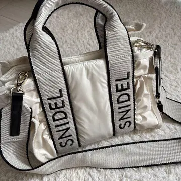 SNIDEL 화이트 숄더백