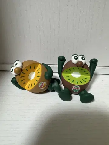 zespri 키위 피규어 2체 세트
