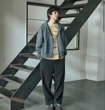택 포함 새상품 JOURNAL STANDARD 지퍼 후드티