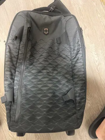 Victorinox 블랙 백팩 칼리 포함